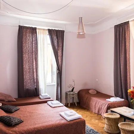 In Bb - Double Near Central Train Station *