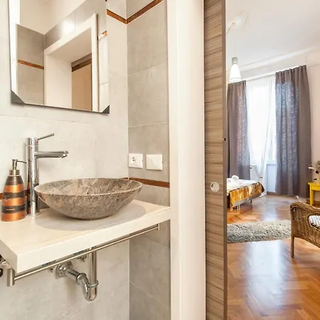 In Bb - Double Near Central Train Station * Rom